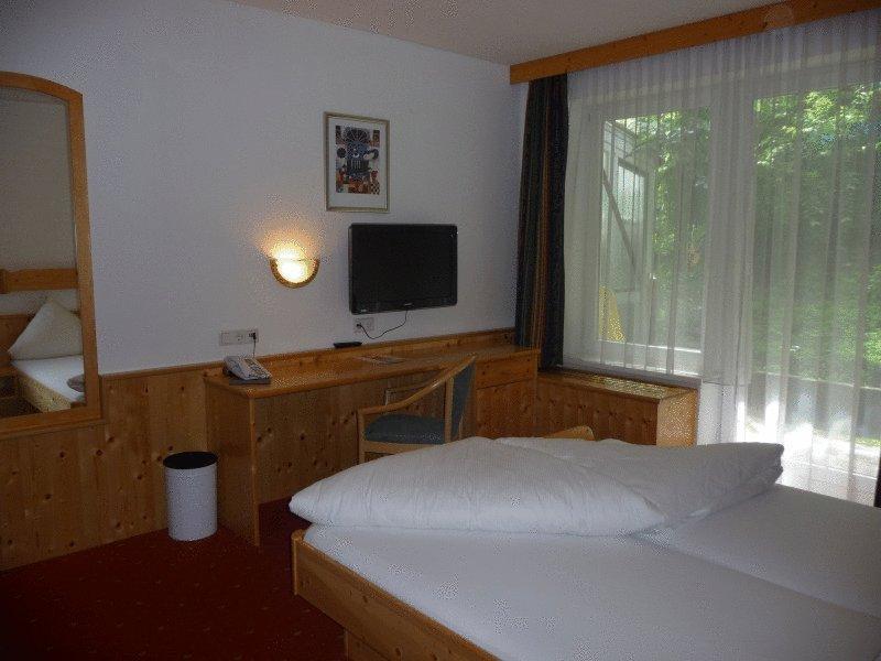 Hotel Bierwirt Innsbruck Zimmer foto