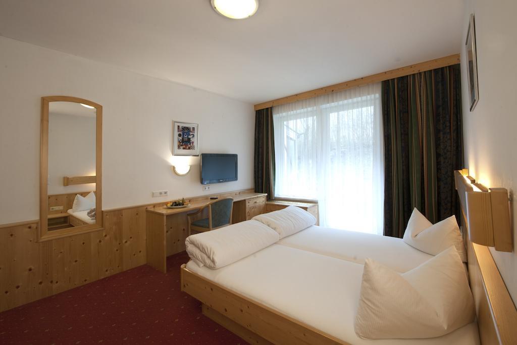 Hotel Bierwirt Innsbruck Zimmer foto